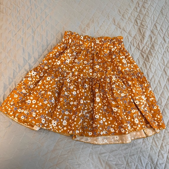 High waist flowy skirt - Picture 1 of 2